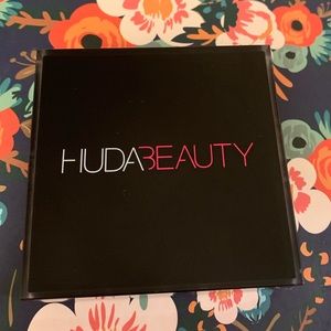 Huda Beauty Tantour